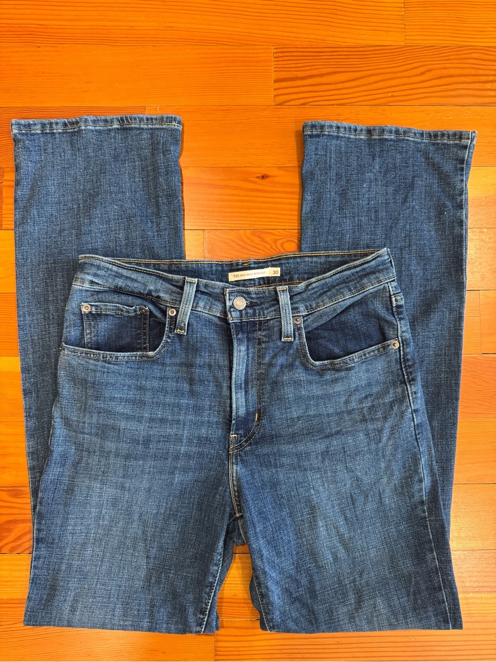 Levi's 725 High Rise Bootcut Jeans Women's Size 30 Medium Wash Stretch
